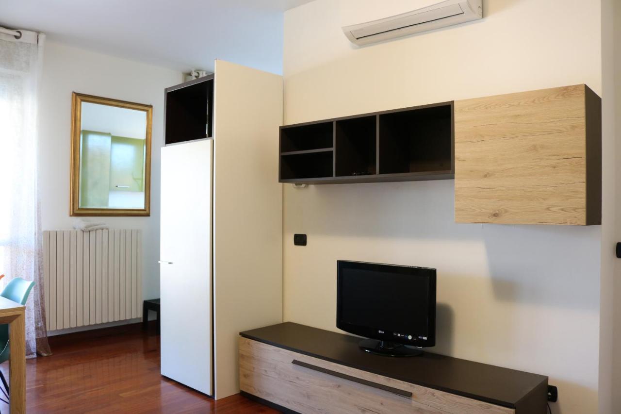 Happy Flat With Terrace Leilighet Milano Eksteriør bilde