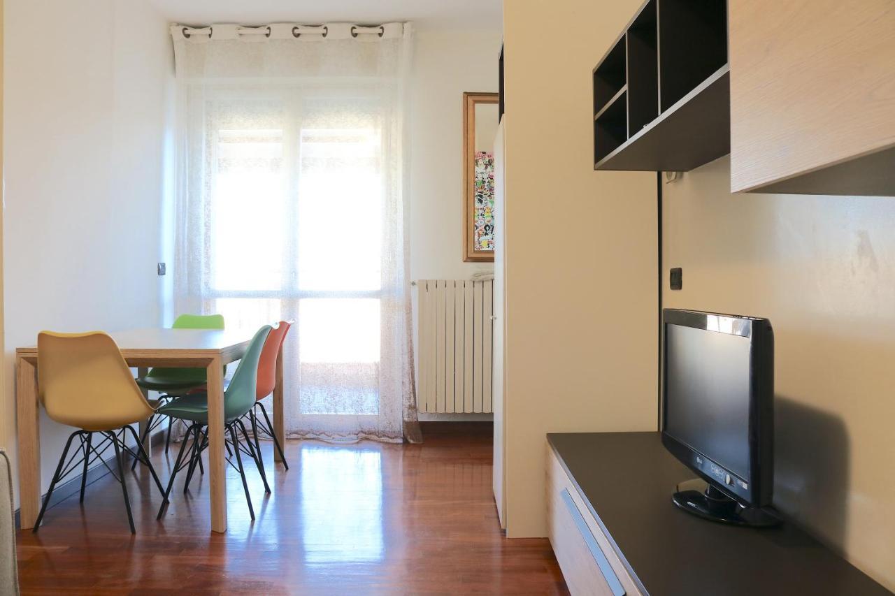 Happy Flat With Terrace Leilighet Milano Eksteriør bilde